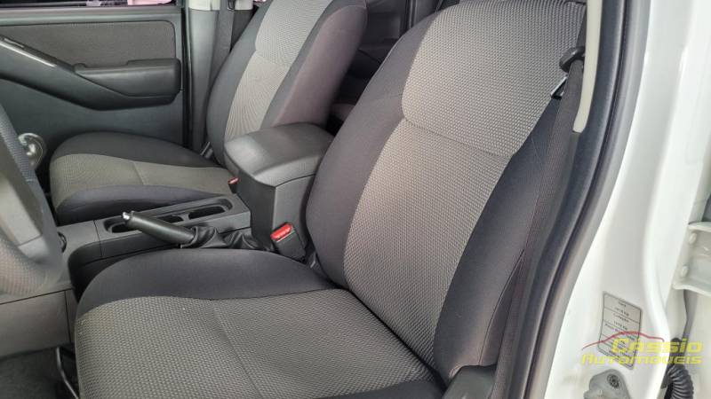 Nissan FRONTIER S CD 4x2 2.5 TB DIESEL - 2014