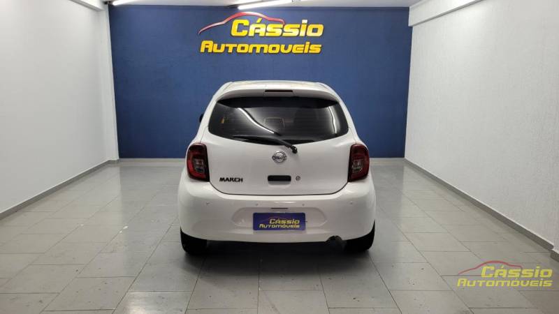 Nissan MARCH 1.0 MT - 2016