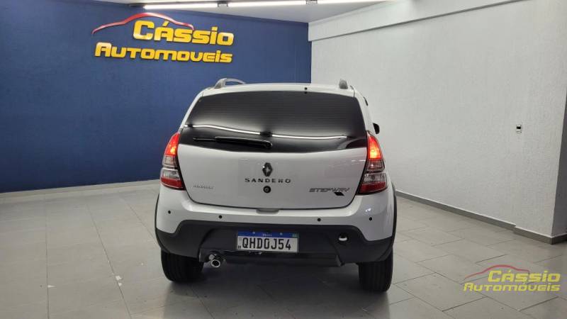 Renault SANDERO 1.6 STEPWAY 16V - 2014