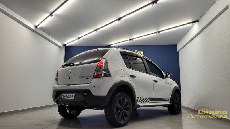 Renault SANDERO 1.6 STEPWAY 16V - 2014