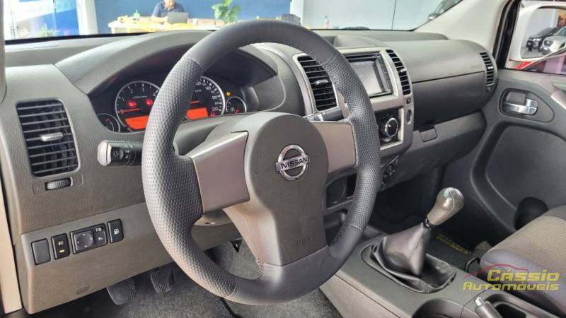 Nissan FRONTIER S CD 4x2 2.5 TB DIESEL - 2014