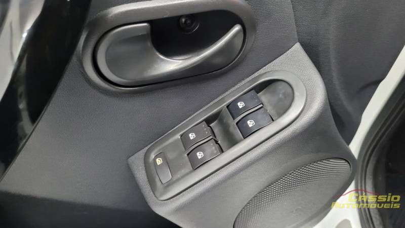 Renault SANDERO 1.6 STEPWAY 16V - 2014