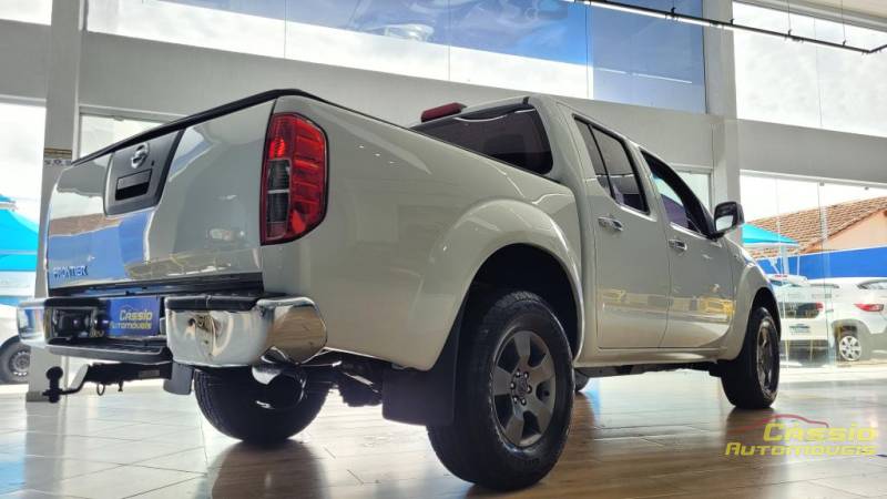 Nissan FRONTIER S CD 4x2 2.5 TB DIESEL - 2014