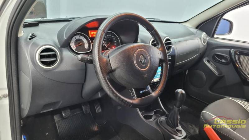 Renault SANDERO 1.6 STEPWAY 16V - 2014
