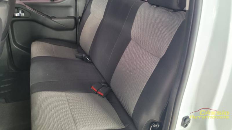 Nissan FRONTIER S CD 4x2 2.5 TB DIESEL - 2014
