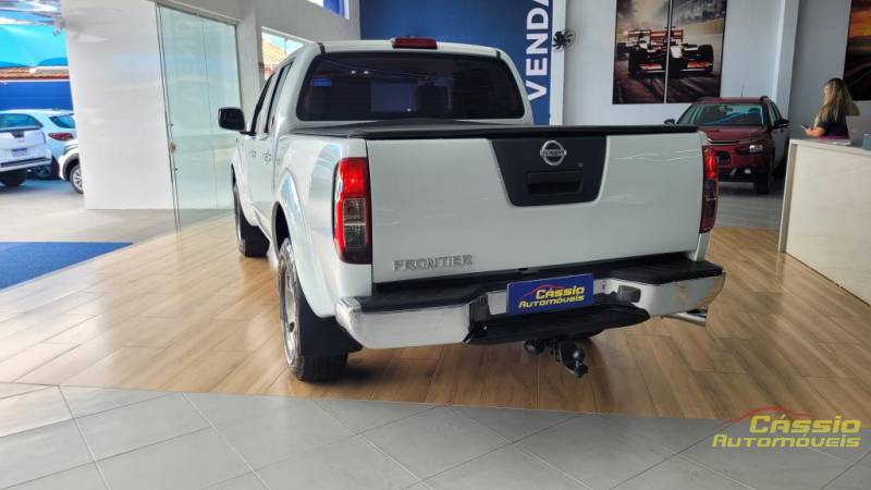 Nissan FRONTIER S CD 4x2 2.5 TB DIESEL - 2014