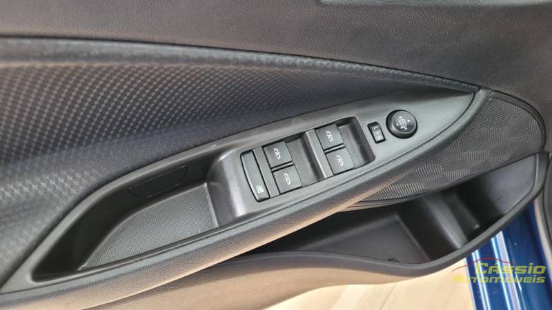 Gm  Chevrolet ONIX  1.0 10MT LT2 - 2024